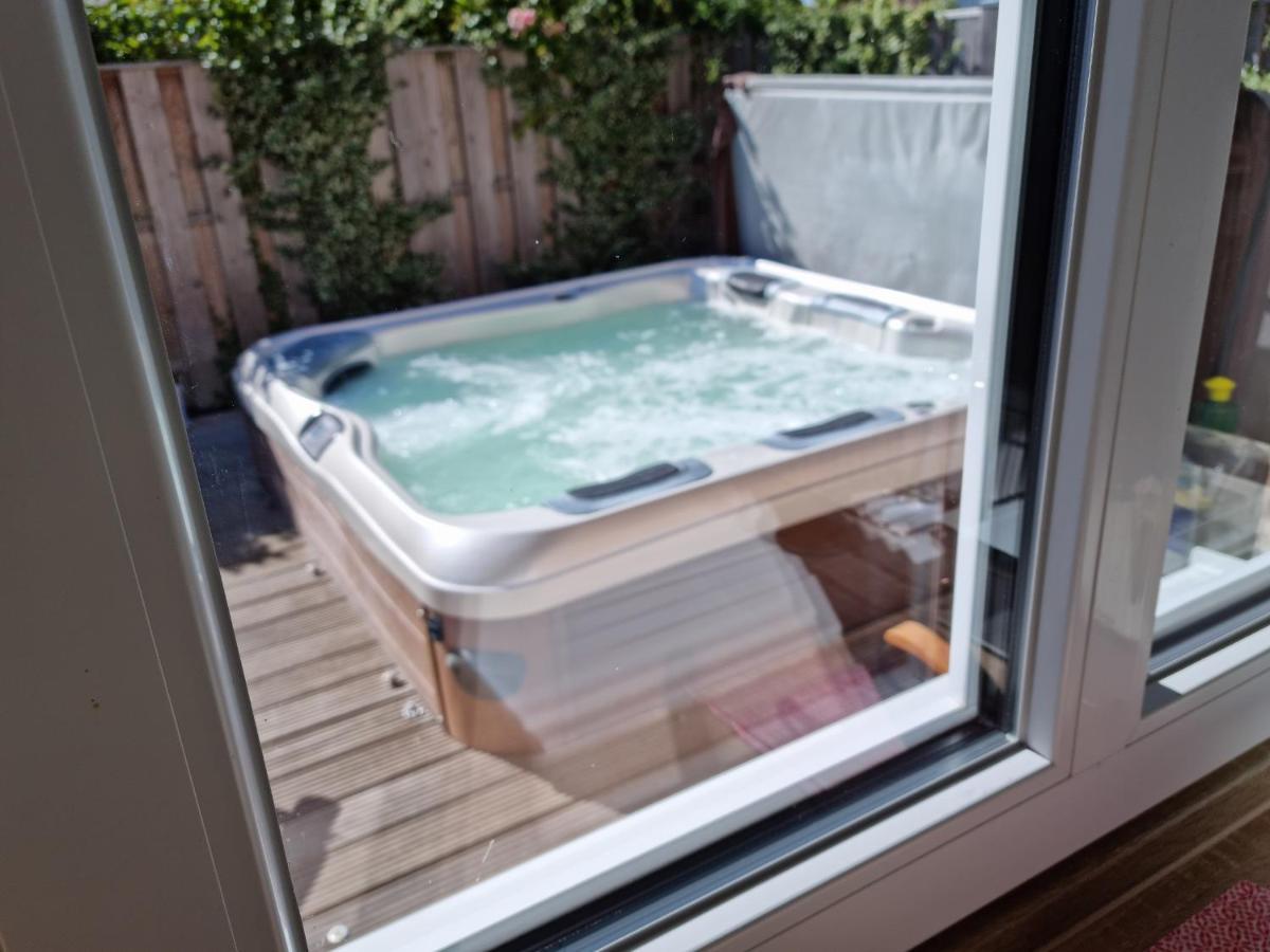 Ostsee-Wellnesslandhaus Mit Sauna, Jacuzzi, Innenwhirlpool Kalkhorst Eksteriør billede
